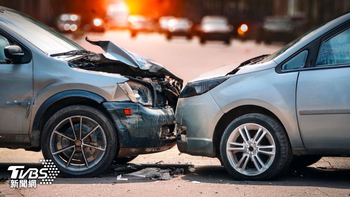 出車禍講「3字」慘了！律師：肇責馬上變40%　慘賠到脫褲
